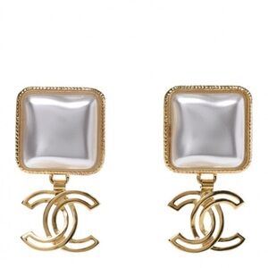 Chanel 2020 Interlocking CC Logo Metal Pearl Obazine Resin Drop Earrings Gold